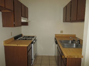 678 White Clfs-Unit -A in El Paso, TX - Building Photo - Building Photo