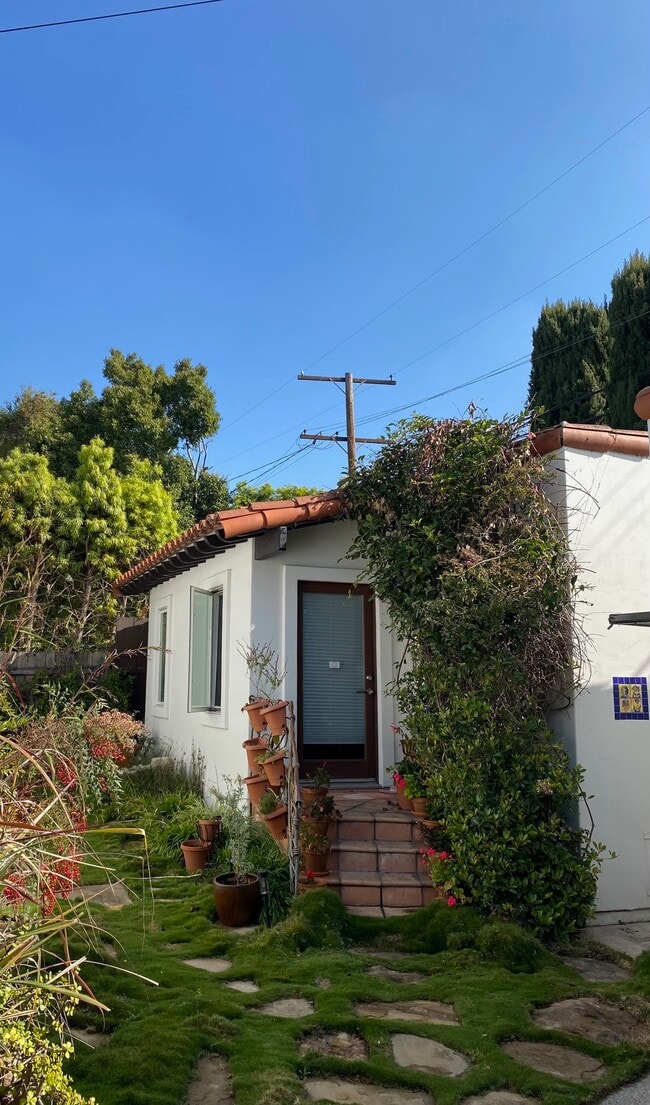 property at 1224 Poinsettia Dr