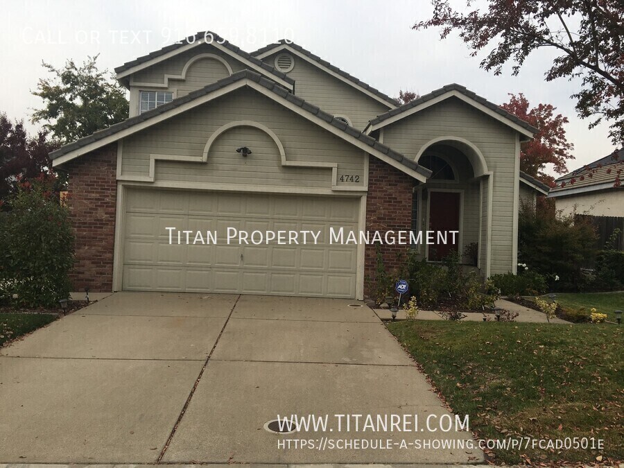 4742 Stuart St in Rocklin, CA - Building Photo
