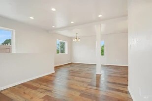 1230 Miller Ave, Unit 1 in Burley, ID - Building Photo