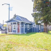 3570 S Monroe St in Tacoma, WA - Building Photo - Building Photo
