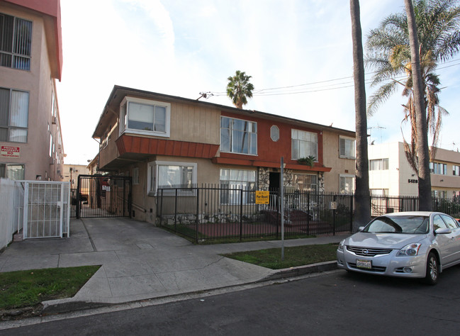 5408 Russell Ave in Los Angeles, CA - Foto de edificio - Building Photo