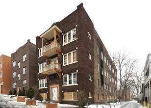 West Court Apartments in Cleveland, OH - Building Photo - Building Photo