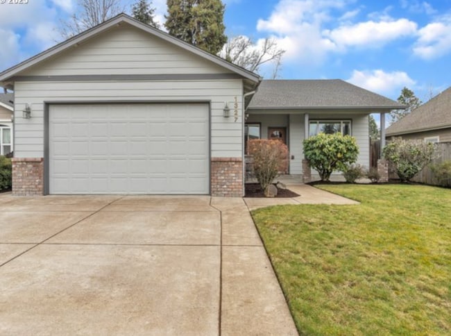 property at 1327 Manzana St