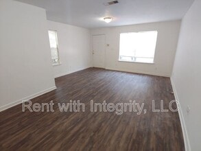 227 Dixie Dr in Tallahassee, FL - Foto de edificio - Building Photo