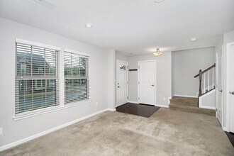 4252 Audubon Pk Dr in Charlotte, NC - Building Photo - Building Photo