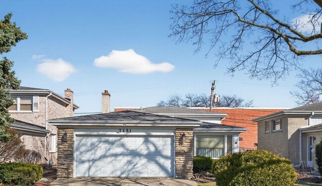 7151 Hamlin Ave in Lincolnwood, IL - Building Photo - Building Photo