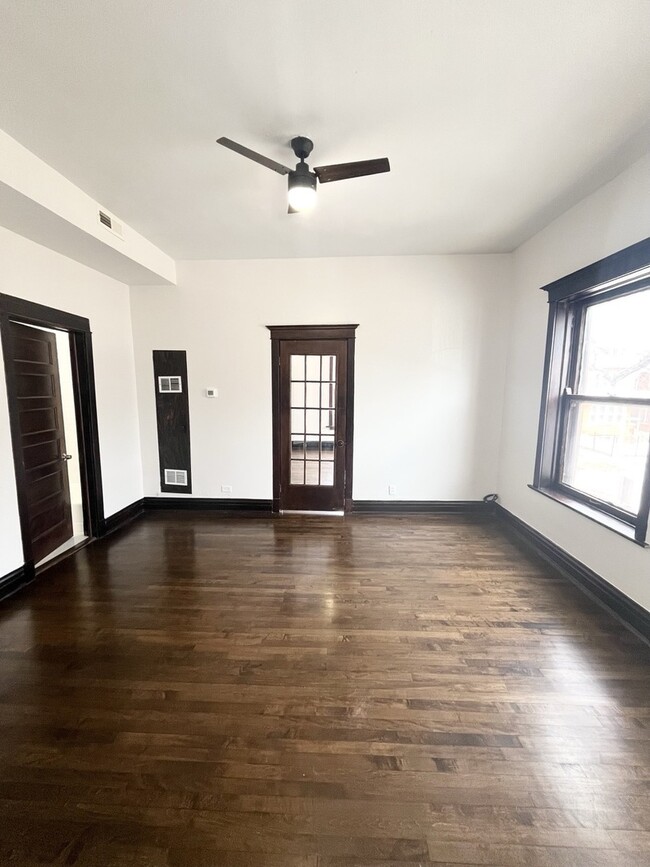4302 S Fairfield Ave in Chicago, IL - Building Photo - Building Photo