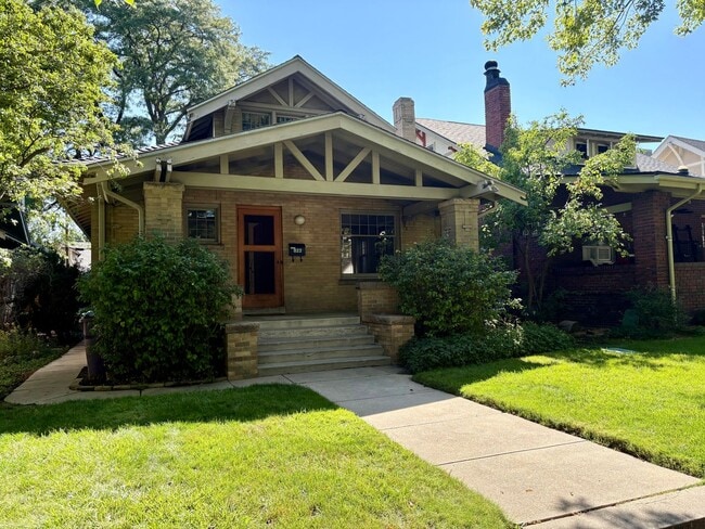 property at 822 Steele St