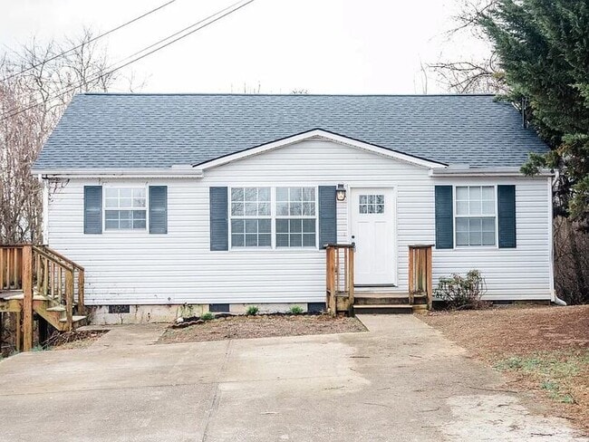 property at 3401 Inverness Rd