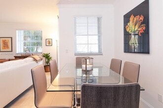 3165 NE 184th St in Aventura, FL - Foto de edificio - Building Photo