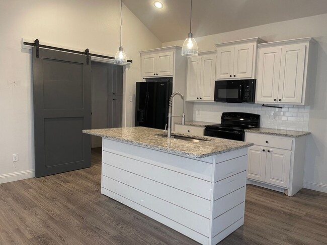 2007 102nd St in Lubbock, TX - Building Photo - Building Photo