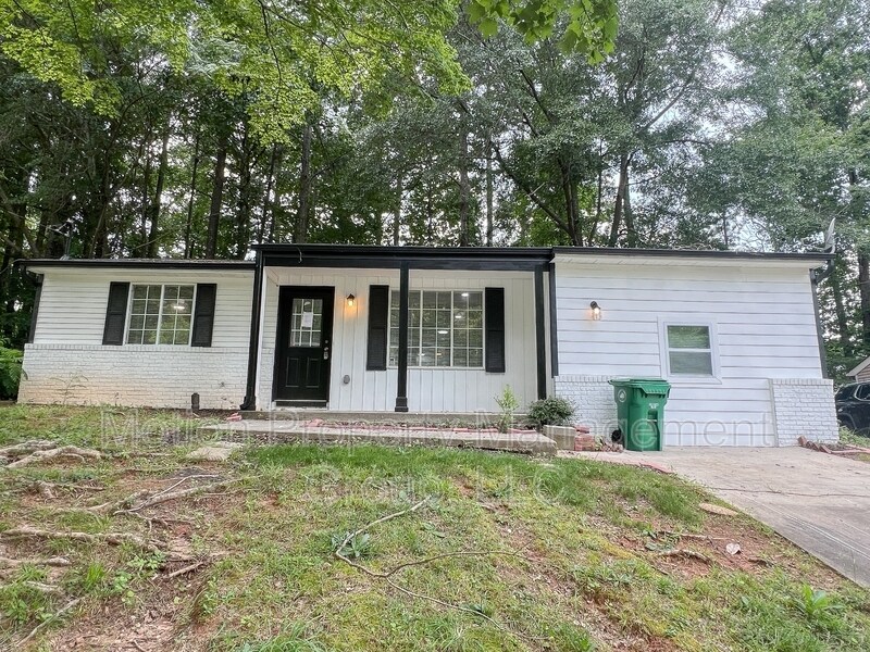 1995 Northerly Way in Stone Mountain, GA - Building Photo