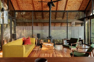 9385 Reef Point Ln in La Conner, WA - Building Photo