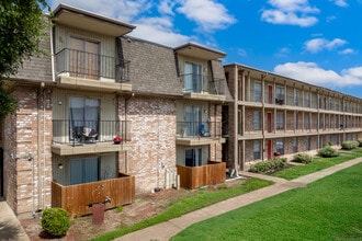 Sterling Point in Houston, TX - Building Photo - Building Photo