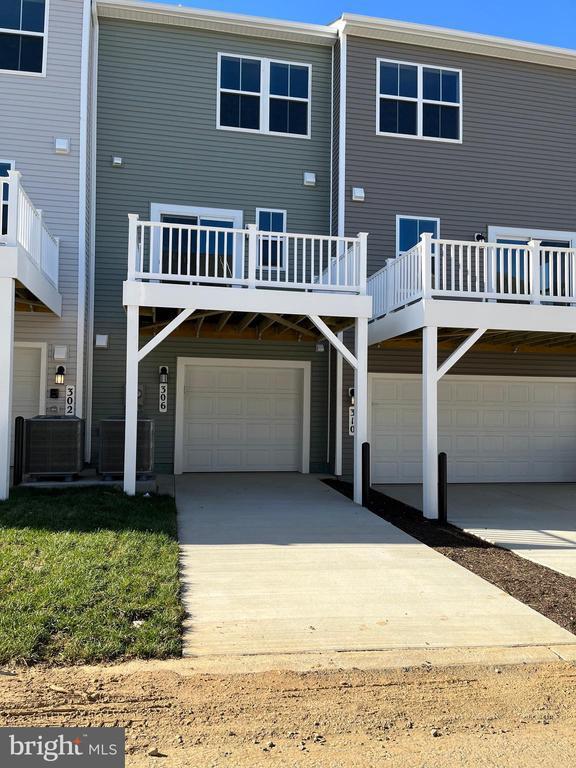 306 Watercourse Dr in Ranson, WV - Building Photo - Building Photo