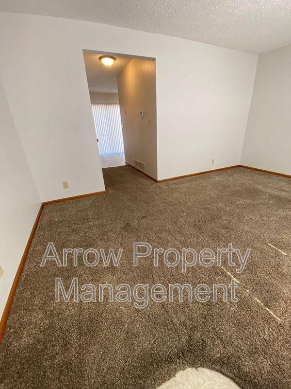 1326 S Jackson St in Junction City, KS - Building Photo - Building Photo