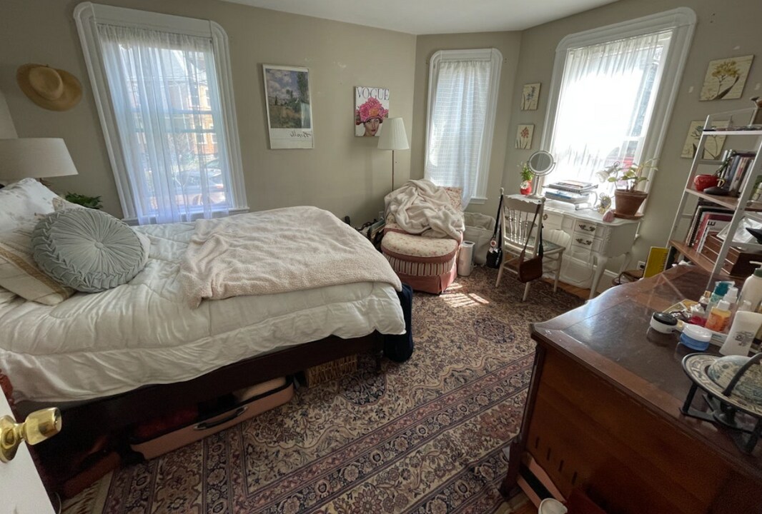 6 Warner St, Unit 1 in Somerville, MA - Building Photo