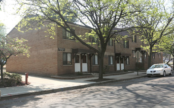 Triangle Village Apartments in Paterson, NJ - Building Photo - Building Photo