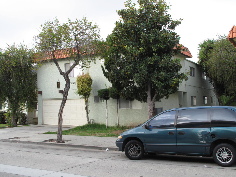 7043 Milton Ave in Whittier, CA - Foto de edificio