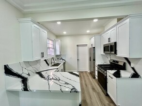 148 S Maple Dr, Unit A in Beverly Hills, CA - Building Photo - Building Photo