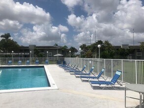 439 NE 210th Cir Terrace in Miami, FL - Building Photo - Building Photo