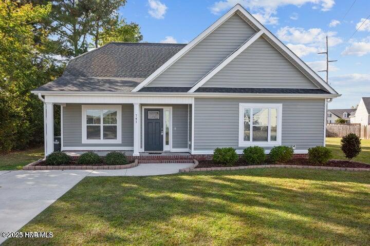 741 Fox Chase Ln in Winterville, NC - Building Photo