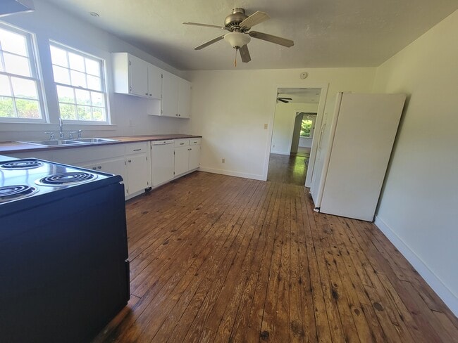 317 Poplar St in Canton, NC - Foto de edificio - Building Photo