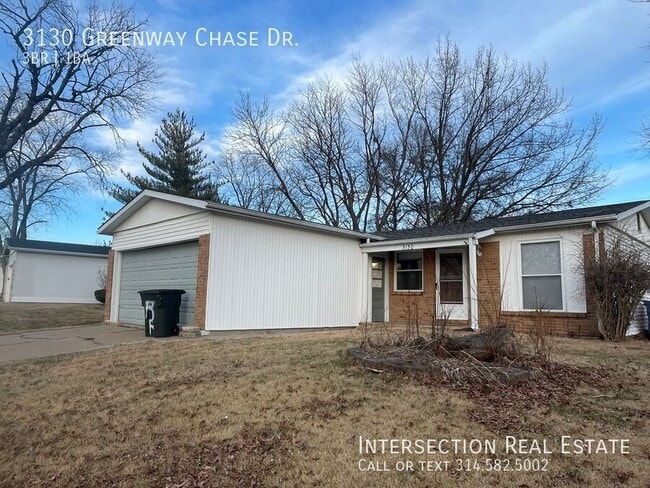 3130 Greenway Chase Dr in Florissant, MO - Building Photo - Building Photo