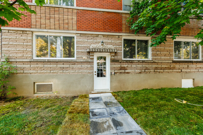 2134 Hingston Av in Montréal, QC - Building Photo - Building Photo