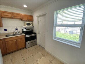 2215 Adams St in Hollywood, FL - Building Photo - Building Photo