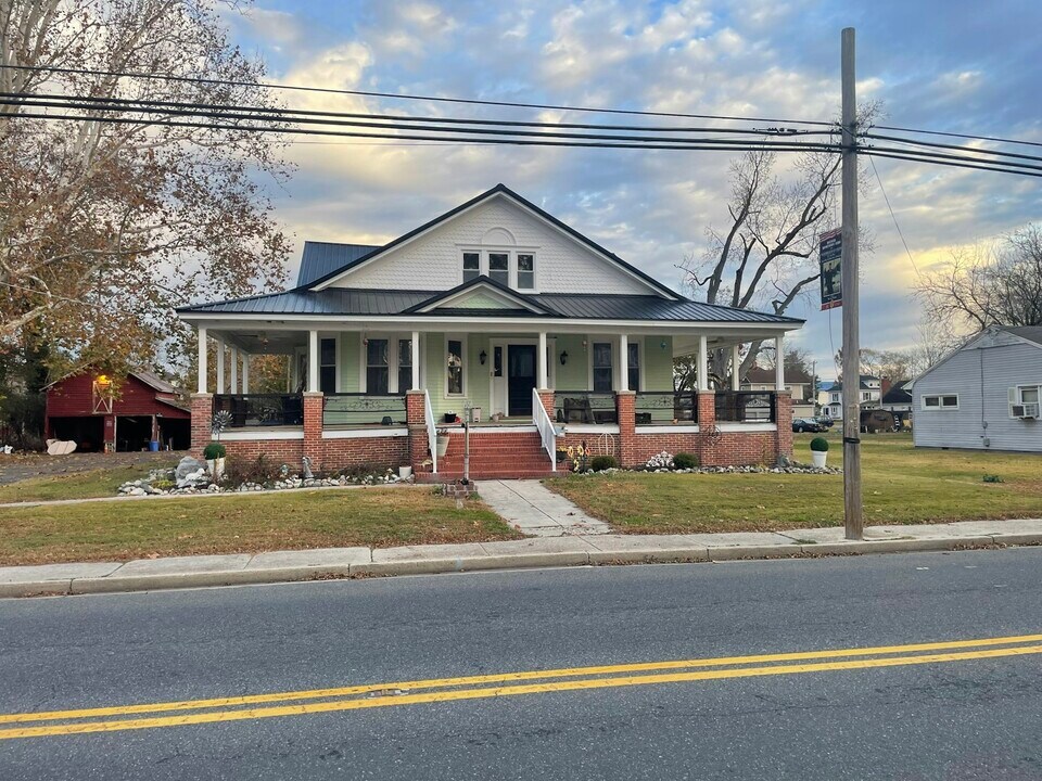 705 E State St in Delmar, DE - Building Photo