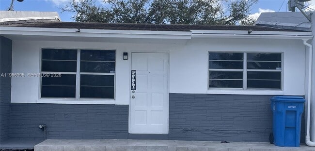 property at 5440 SW 38th Ct