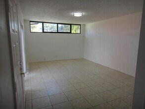3679 Victoria Dr in West Palm Beach, FL - Building Photo - Building Photo
