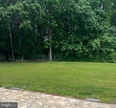 6221 Frontier Dr in Springfield, VA - Building Photo - Building Photo
