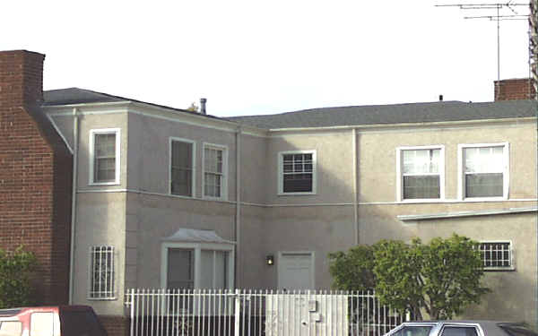 11217 Washington Pl in Culver City, CA - Building Photo