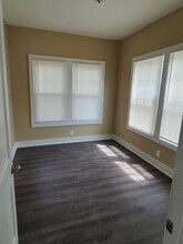 100 W Washington St, Unit D in Harrisonville, MO - Foto de edificio - Building Photo