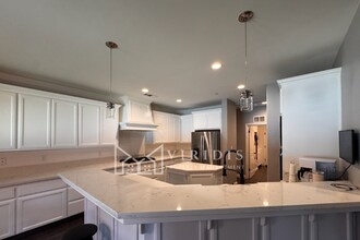 12407 Trackside Dr in Bakersfield, CA - Building Photo - Building Photo
