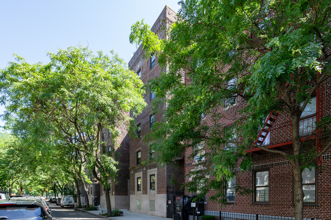 25 Stratford Rd in Brooklyn, NY - Building Photo