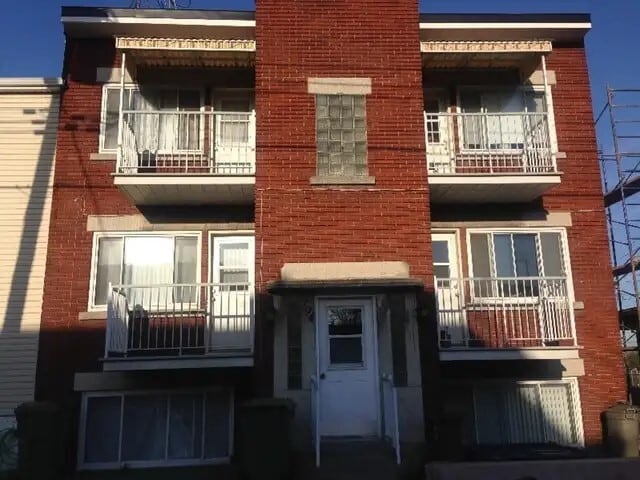 568 7e Avenue, Unit 6 in Montréal, QC - Building Photo - Building Photo
