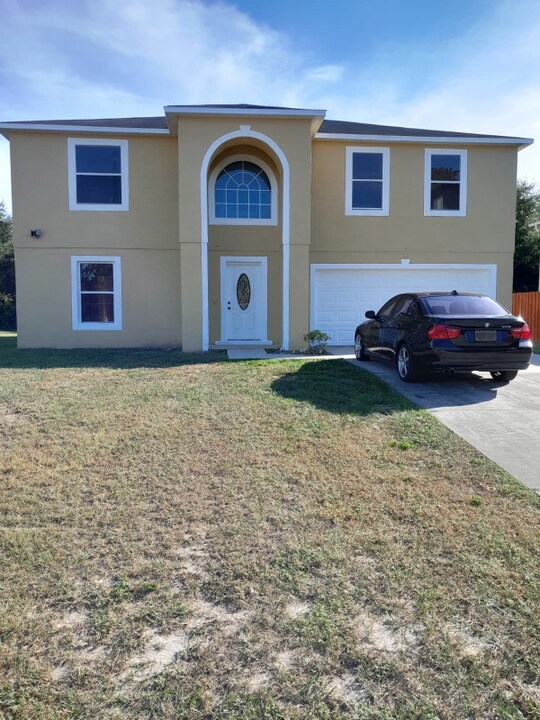 15060 SW 39th Cir in Ocala, FL - Building Photo