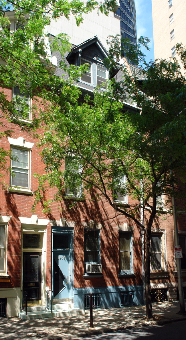 1951 Locust St in Philadelphia, PA - Foto de edificio - Building Photo