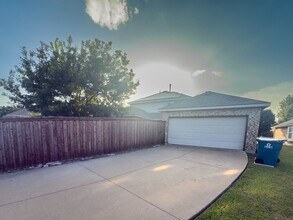 3406 Dunhill Pl in Rowlett, TX - Building Photo - Building Photo
