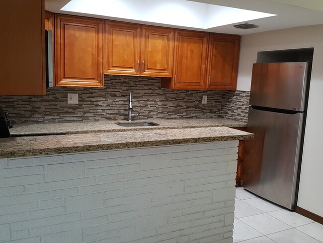 1721 NW 27th Terrace in Fort Lauderdale, FL - Foto de edificio - Building Photo