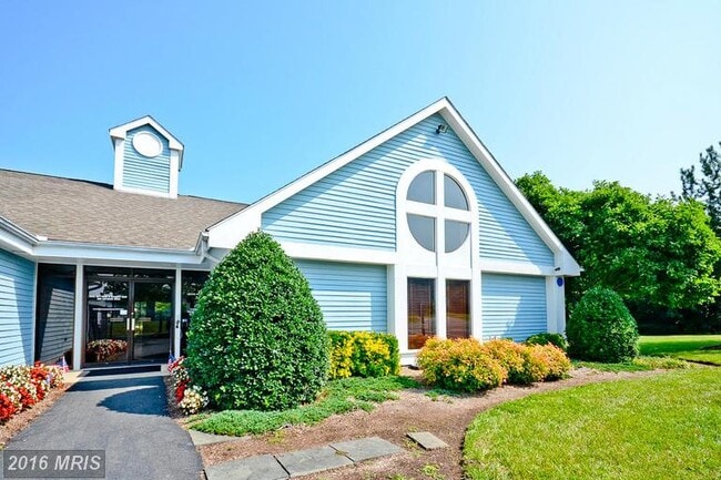 10911 Postern Ct in Manassas, VA - Foto de edificio - Building Photo
