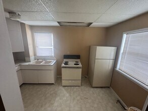 2401 Lowell Ave in Saginaw, MI - Building Photo - Building Photo