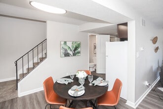 Eagle Lake Landing in Indianapolis, IN - Building Photo - Interior Photo