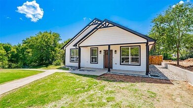 819 Crow Ct in Granbury, TX - Building Photo - Building Photo
