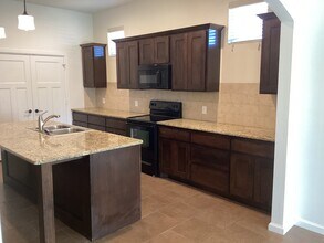 11217 NW 102nd St in Yukon, OK - Building Photo - Building Photo