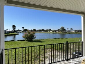 7815 Lakeshore Dr in Ellenton, FL - Building Photo - Building Photo